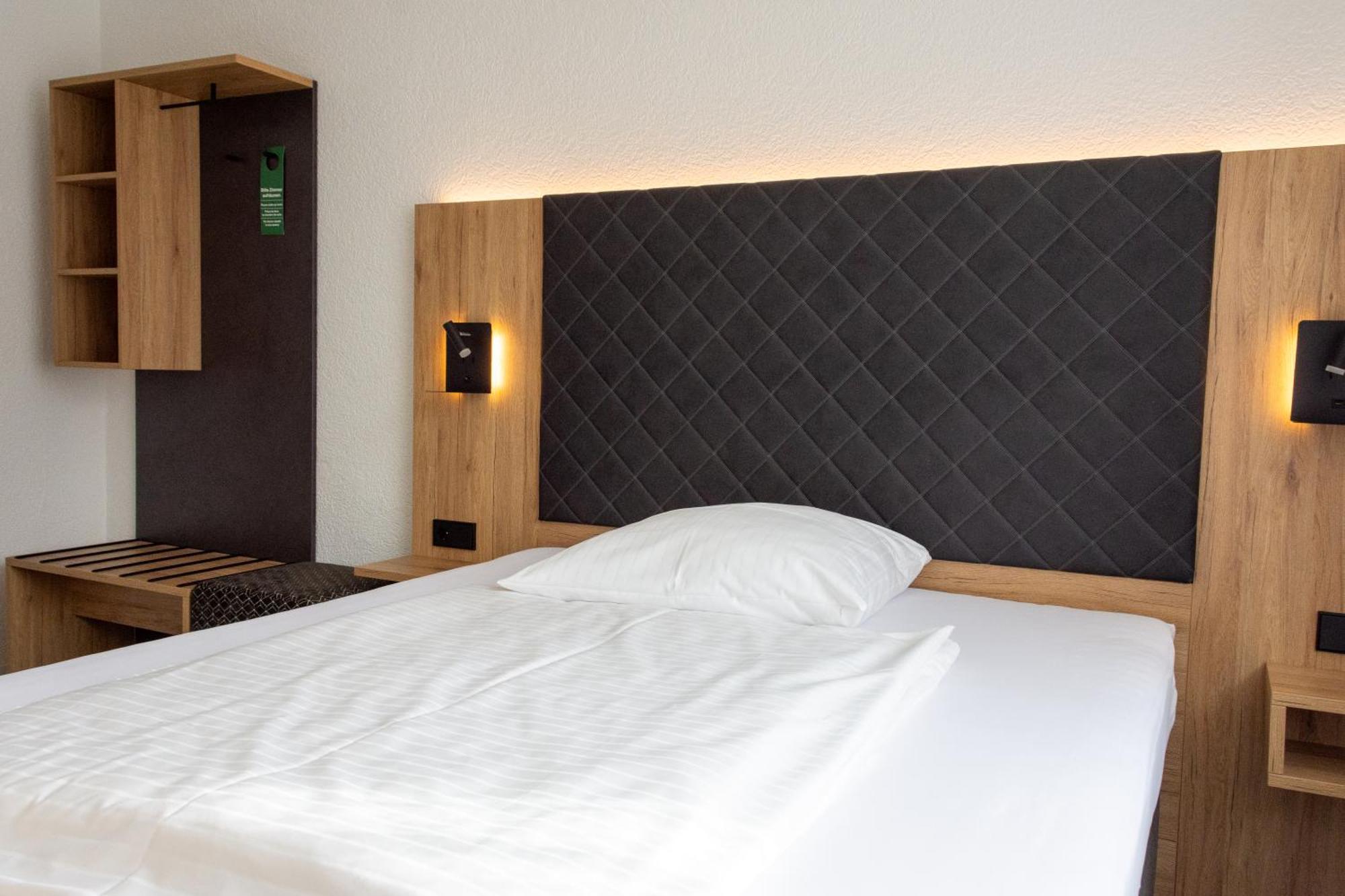 Hotel-Cocco-Bello In Der Villa Foret 루드빅스부르크 외부 사진