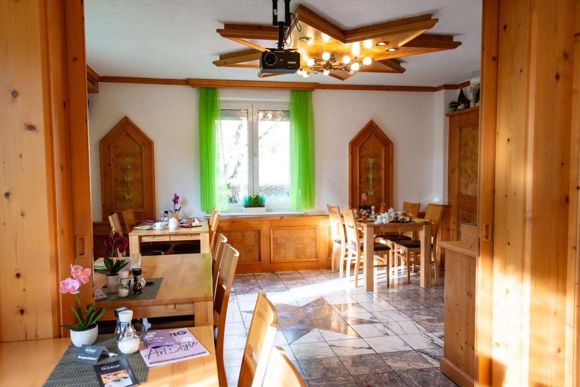Hotel-Cocco-Bello In Der Villa Foret 루드빅스부르크 외부 사진